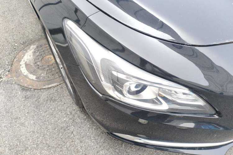 Used Buick LaCrosse 2016 20T Leading Model Right Front Headlight