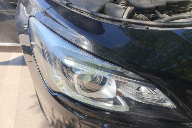 Used Buick LaCrosse 2016 20T Elite Edition Right Front Headlight