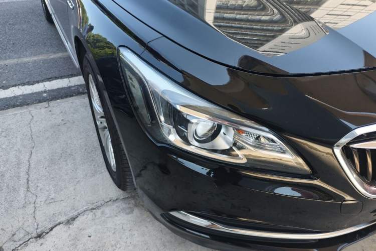 Used Buick LaCrosse 2016 20T Elite Edition Right Front Headlight