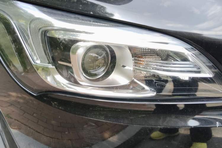 Used Buick LaCrosse 2016 20T Leading Model Right Front Headlight