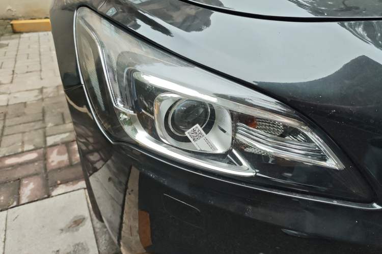 Used Buick LaCrosse 2016 28T Premium Edition Right Front Headlight
