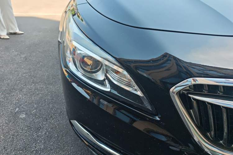 Used Buick LaCrosse 2016 20T Leading Model Right Front Headlight