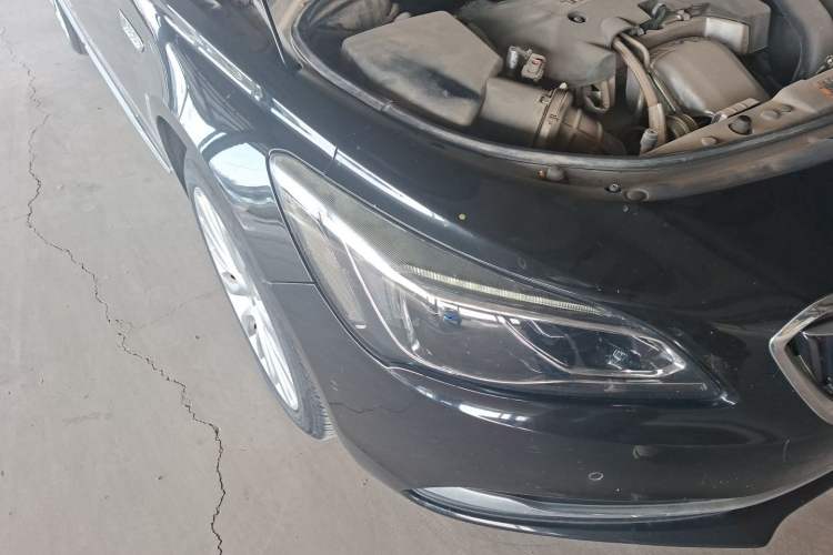 Used Buick LaCrosse 2016 28T Flagship Model Right Front Headlight