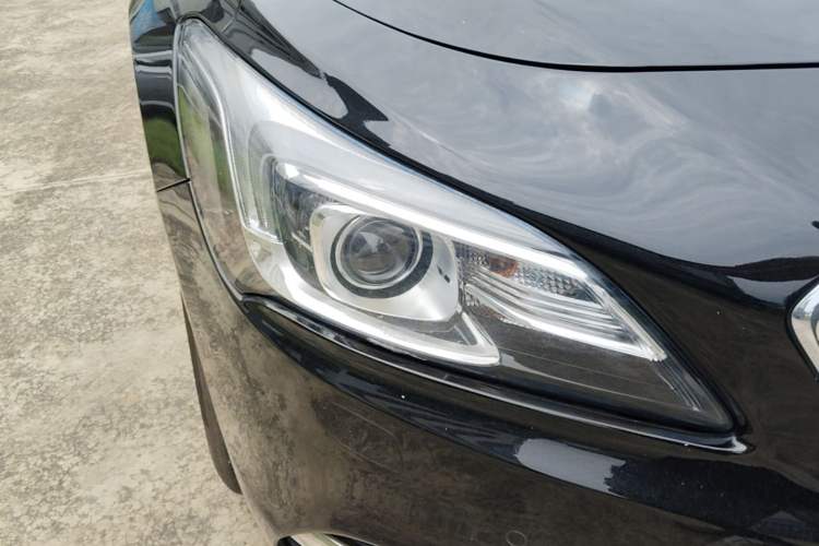 Used Buick LaCrosse 2016 28T Premium Edition Right Front Headlight