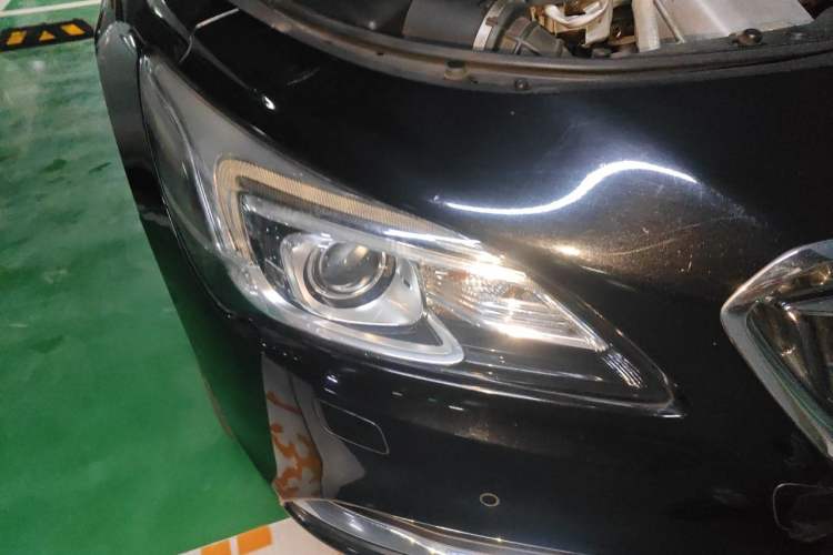 Used Buick LaCrosse 2016 Revised Version 28T Elite Edition Right Front Headlight