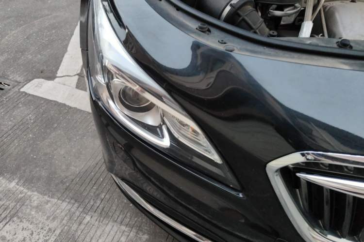 Used Buick LaCrosse 2016 Revised Version 28T Elite Edition Right Front Headlight