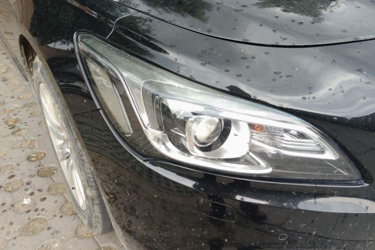 Used Buick LaCrosse 2016 20T Luxury Model Right Front Headlight