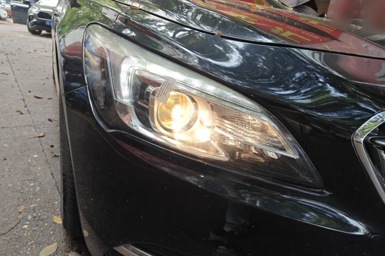 Used Buick LaCrosse 2016 20T Leading Model Exterior 3