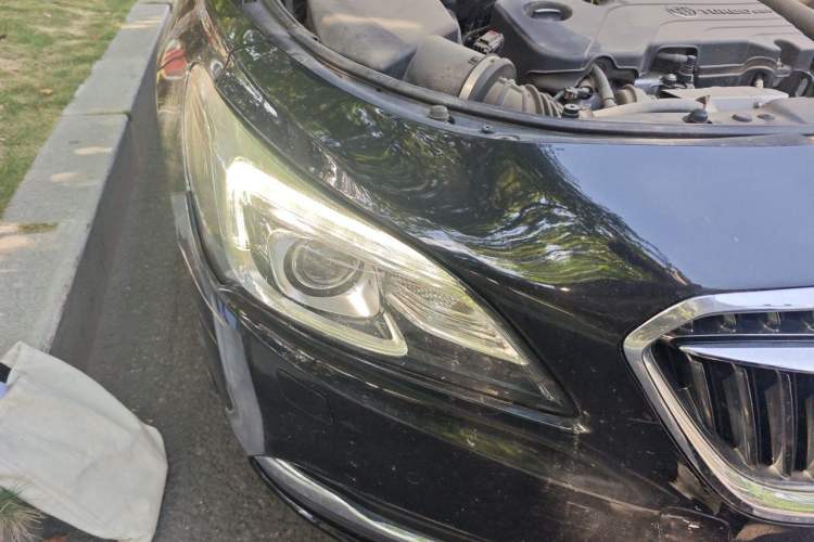 Used Buick LaCrosse 2016 20T Luxury Model Right Front Headlight