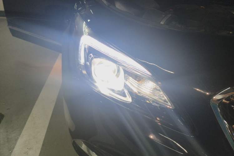 Used Buick LaCrosse 2016 20T Leading Model Right Front Headlight