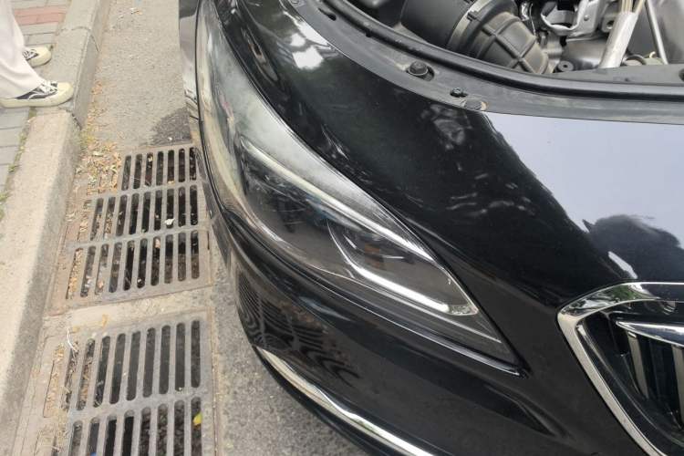 Used Buick LaCrosse 2016 28T Luxury Version Right Front Headlight