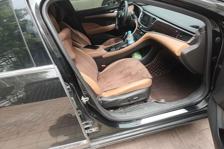 Used Buick LaCrosse 2016 28T Premium Edition Right Front Seat