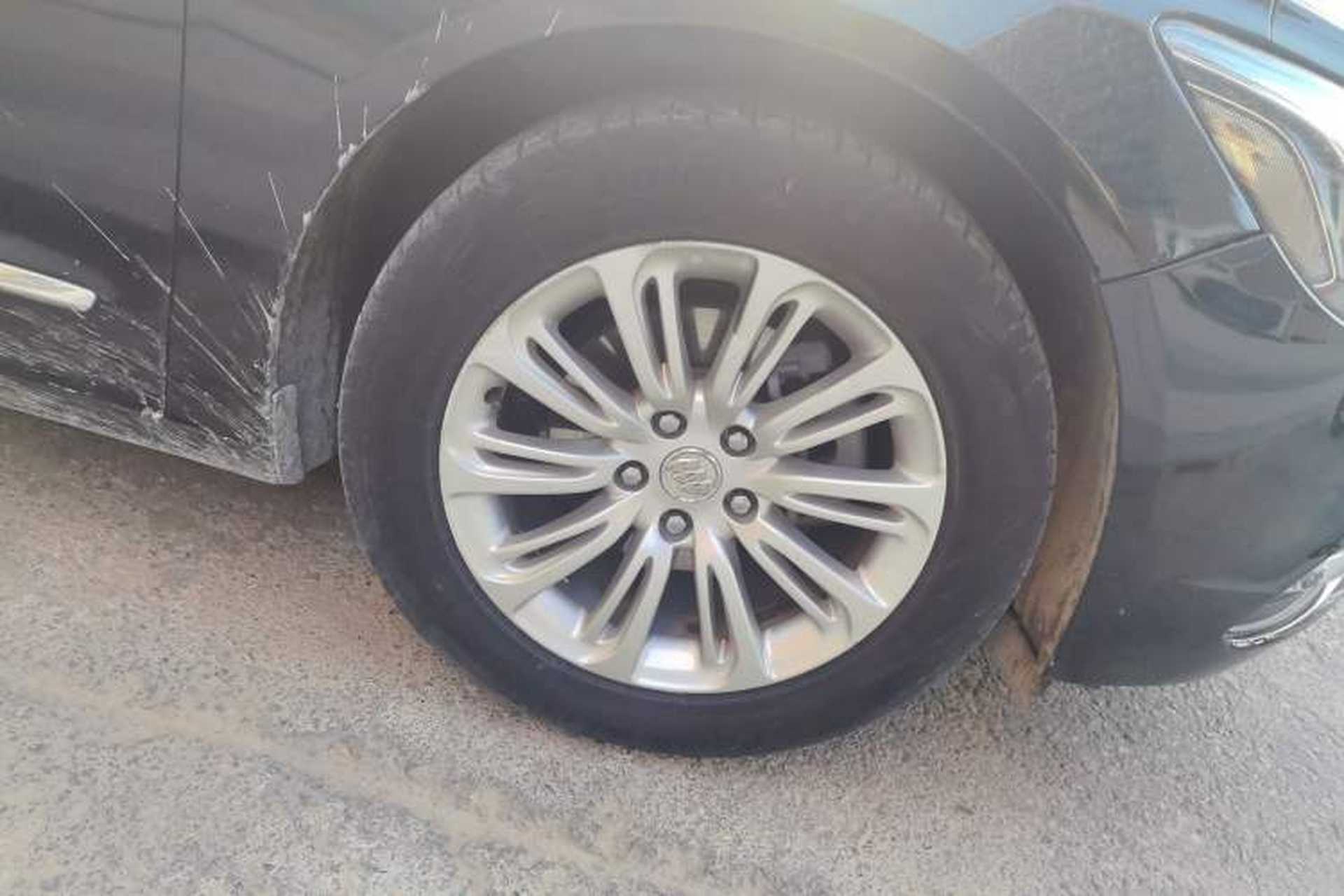 Used Buick LaCrosse 2016 20T Elite Edition Right Front Wheel Hub