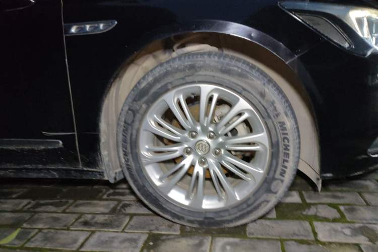 Used Buick LaCrosse 2016 Revised 20T Leading Edition Right Front Wheel Hub