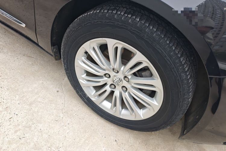 Used Buick LaCrosse 2016 20T Elite Edition Right Front Wheel Hub