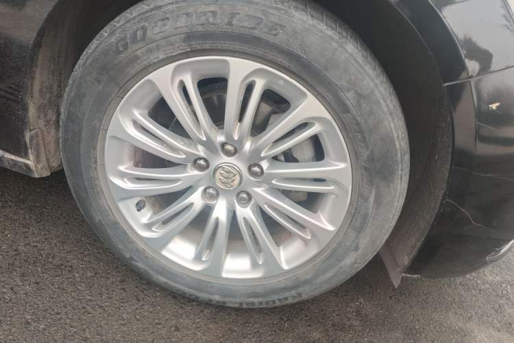 Used Buick LaCrosse 2016 Revised 20T Leading Edition Right Front Wheel Hub
