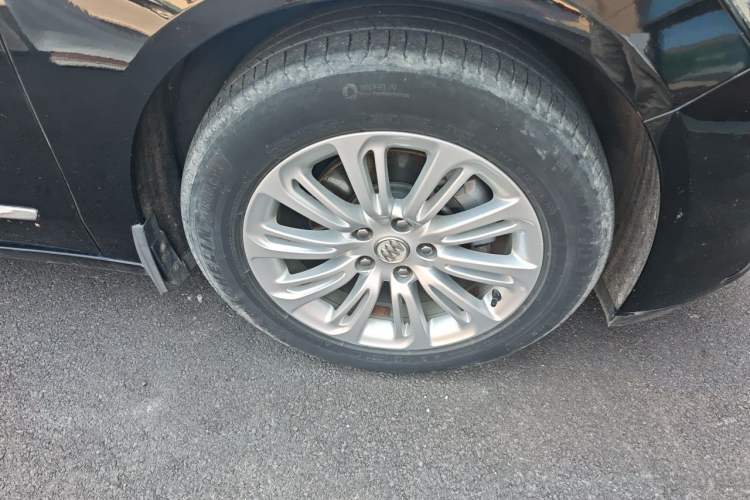 Used Buick LaCrosse 2016 20T Leading Model Right Front Wheel Hub