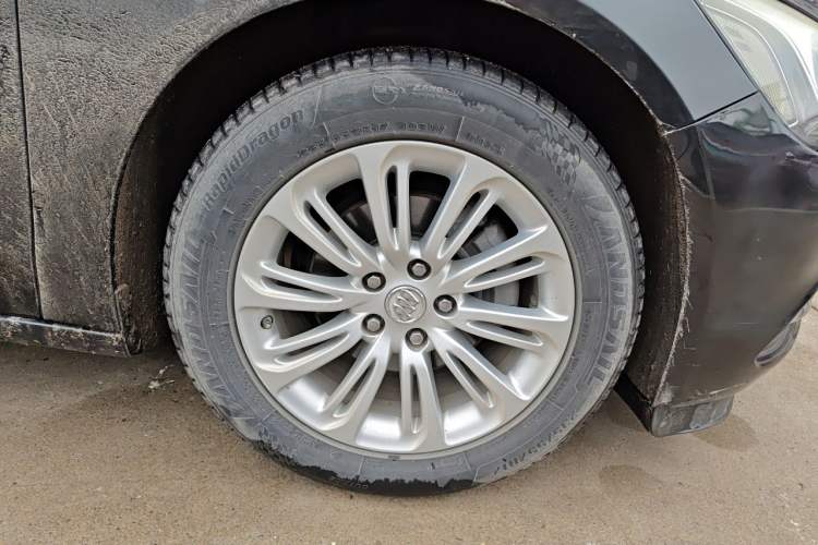 Used Buick LaCrosse 2016 Revised 20T Leading Edition Right Front Wheel Hub
