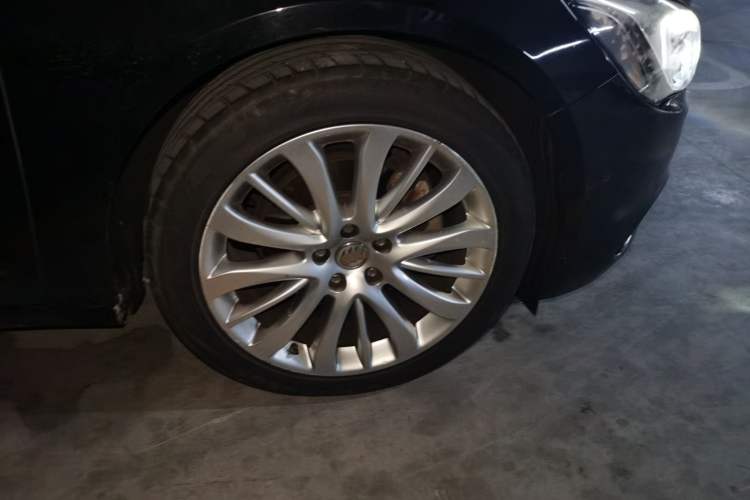 Used Buick LaCrosse 2016 28T Flagship Model Right Front Wheel Hub