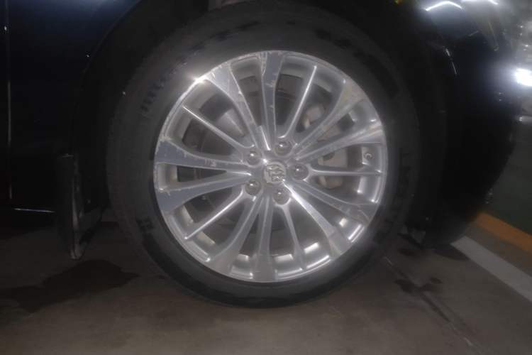 Used Buick LaCrosse 2016 28T Elite Model Right Front Wheel Hub