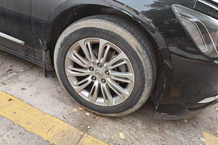 Used Buick LaCrosse 2016 Revised 20T Leading Edition Right Front Wheel Hub