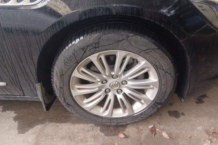 Used Buick LaCrosse 2016 20T Leading Model Right Front Wheel Hub