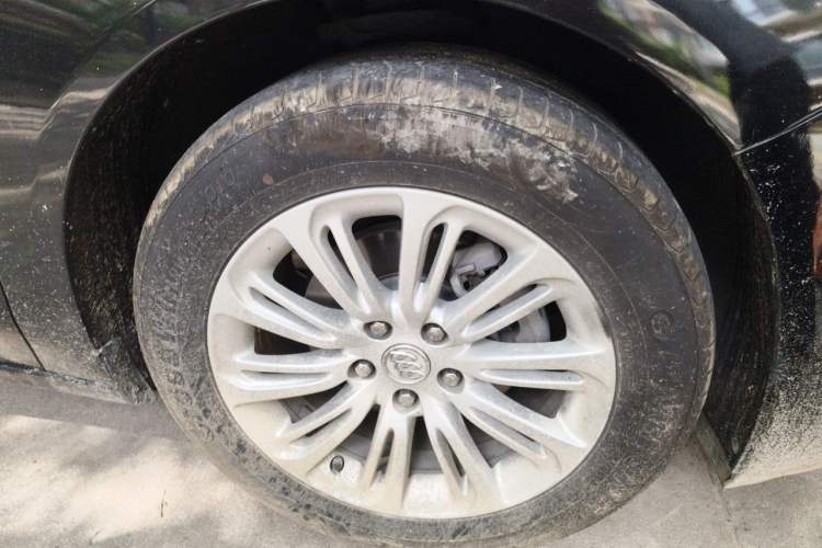 Used Buick LaCrosse 2016 30H Elite Edition Right Front Wheel Hub