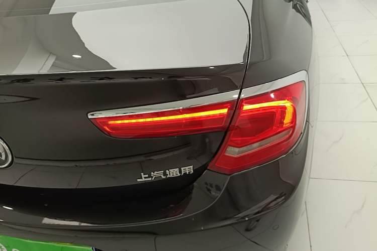 Used Buick LaCrosse 2016 28T Luxury Version Right Rear Taillight