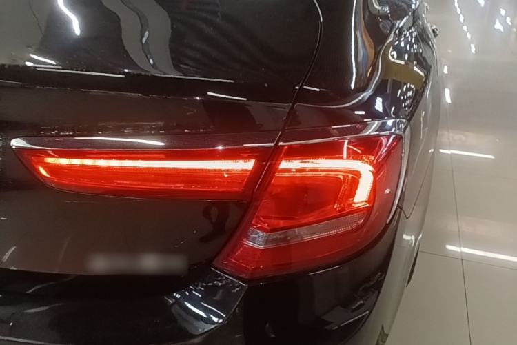 Used Buick LaCrosse 2016 20T Luxury Model Right Rear Taillight
