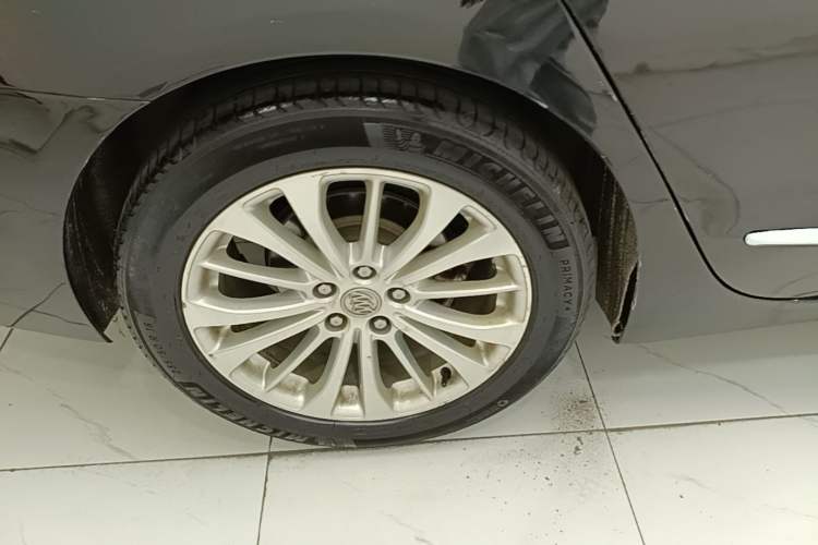 Used Buick LaCrosse 2016 28T Luxury Version Right Rear Wheel Hub