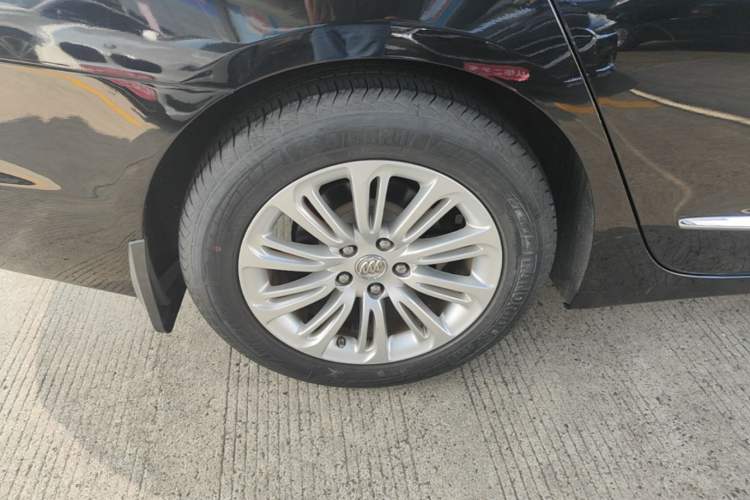 Used Buick LaCrosse 2016 Revised 20T Leading Edition Right Rear Wheel Hub