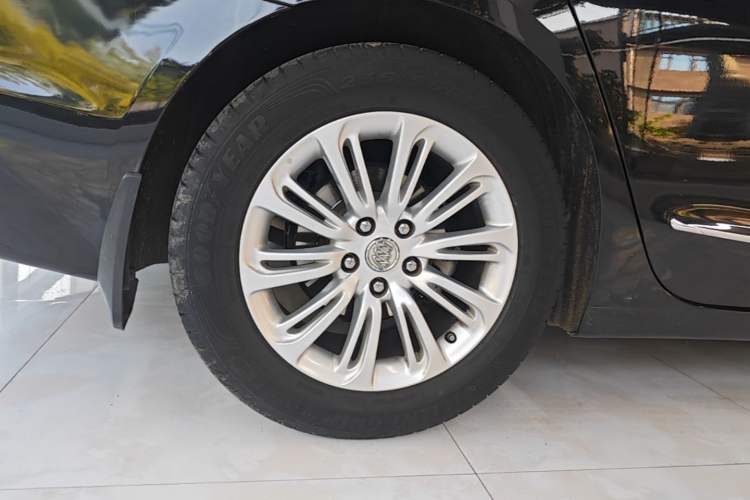 Used Buick LaCrosse 2016 20T Elite Edition Right Rear Wheel Hub