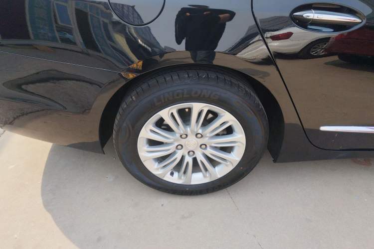 Used Buick LaCrosse 2016 20T Elite Edition Right Rear Wheel Hub