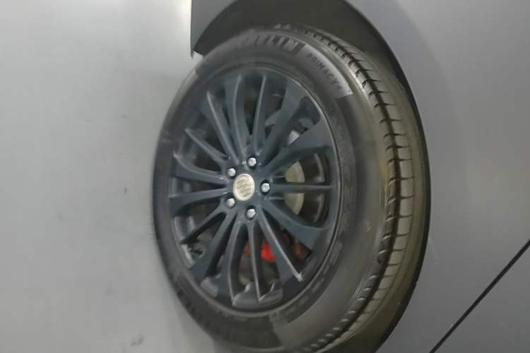 Used Buick LaCrosse 2016 28T Luxury Version Right Rear Wheel Hub