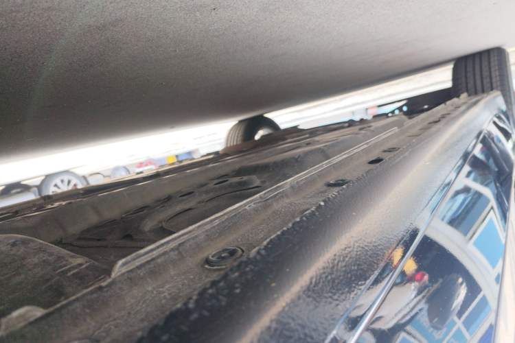 Used Buick LaCrosse 2016 20T Elite Edition Right Side Sill