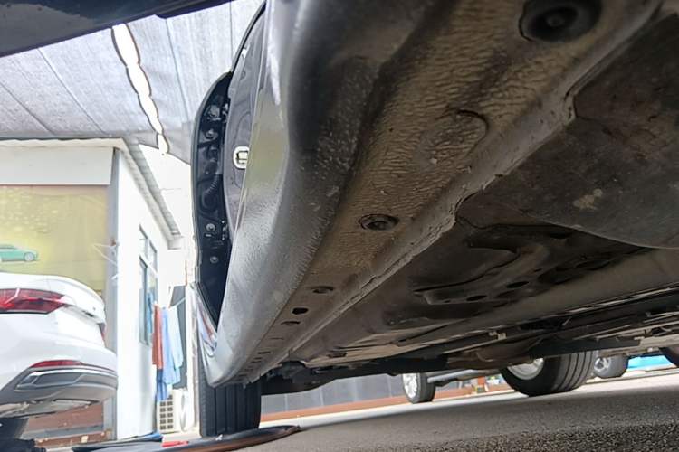 Used Buick LaCrosse 2016 28T Premium Edition Right Side Sill
