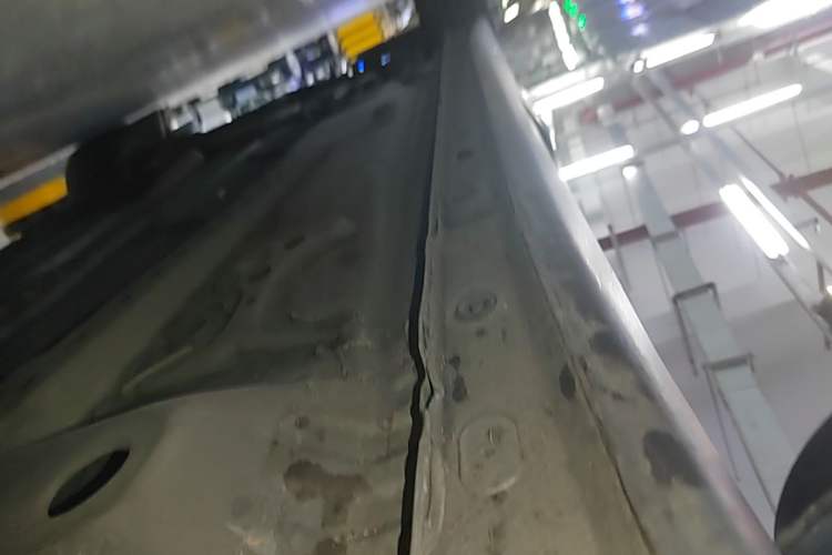 Used Buick LaCrosse 2016 28T Luxury Version Right Side Sill