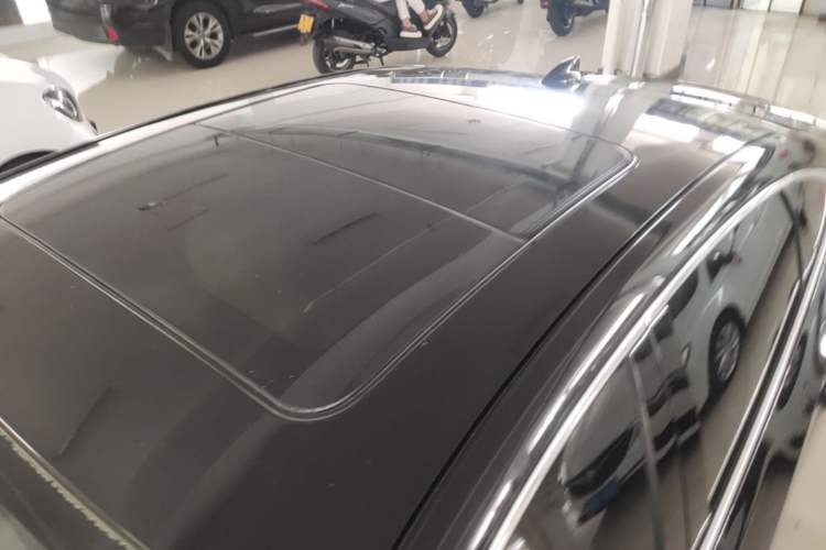 Used Buick LaCrosse 2016 20T Luxury Model Roof
