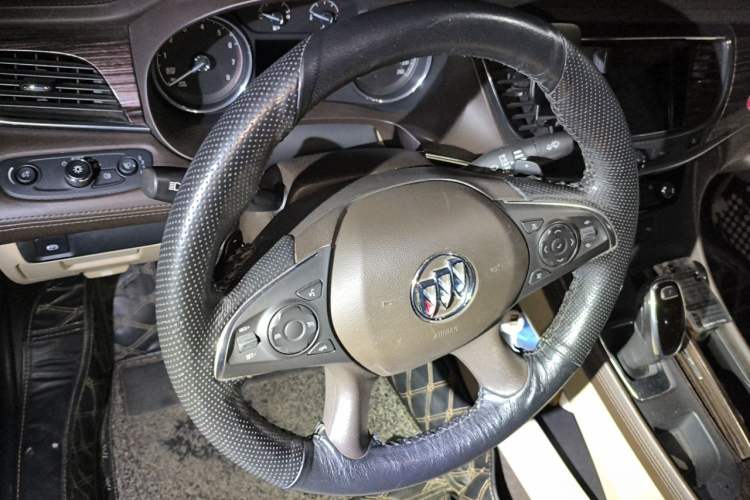 Used Buick LaCrosse 2016 Revised 20T Leading Edition Steering Wheel