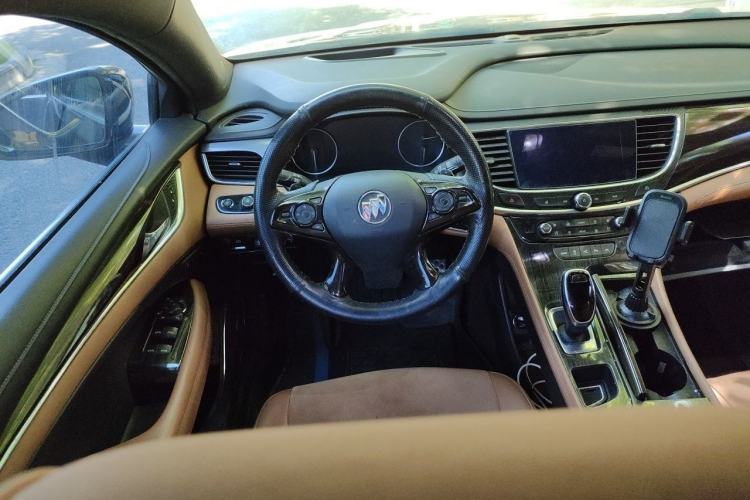 Used Buick LaCrosse 2016 28T Luxury Version Steering Wheel