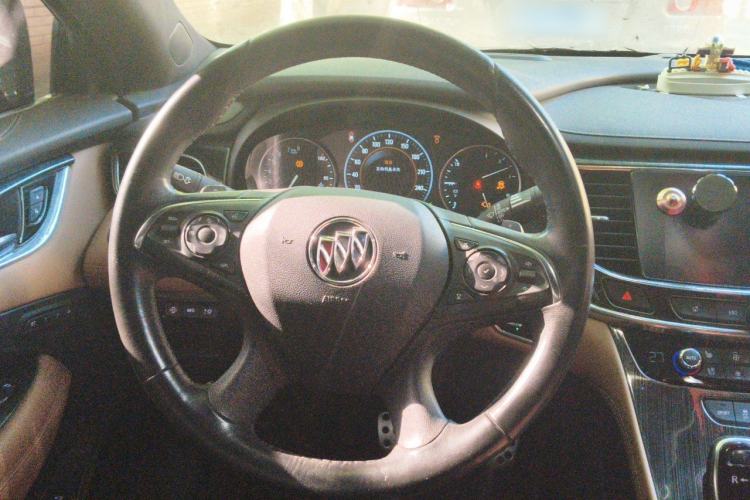 Used Buick LaCrosse 2016 20T Luxury Model Steering Wheel