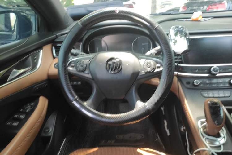 Used Buick LaCrosse 2016 28T Luxury Version Steering Wheel