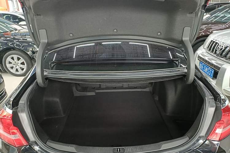 Used Buick LaCrosse 2016 28T Luxury Version Trunk