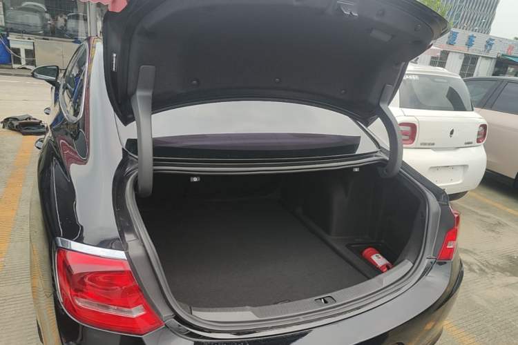 Used Buick LaCrosse 2016 20T Elite Edition Trunk