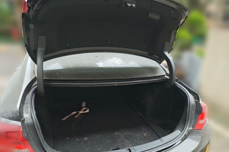 Used Buick LaCrosse 2016 28T Premium Edition Trunk