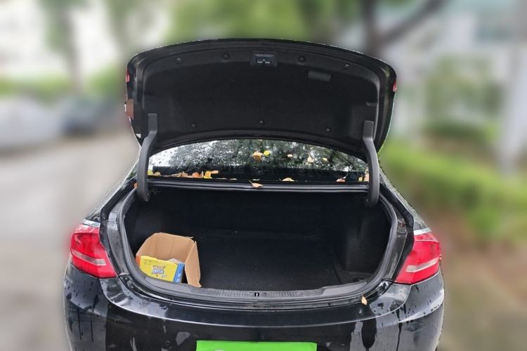 Used Buick LaCrosse 2016 28T Premium Edition Trunk
