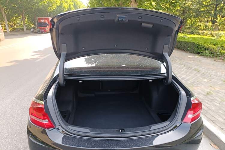 Used Buick LaCrosse 2016 20T Elite Edition Trunk