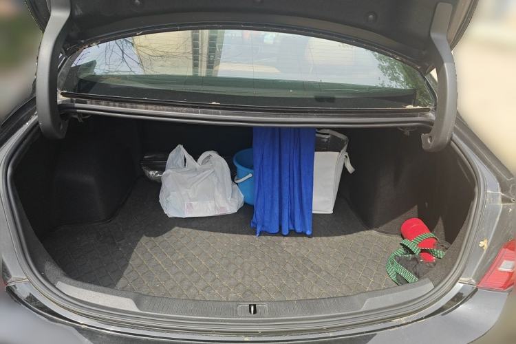 Used Buick LaCrosse 2016 28T Premium Edition Trunk