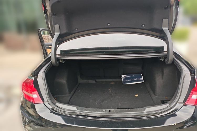 Used Buick LaCrosse 2016 28T Luxury Version Trunk