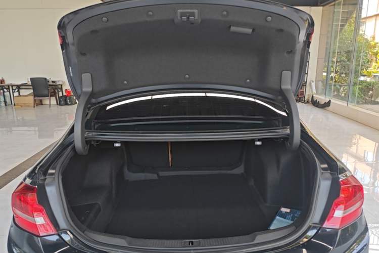 Used Buick LaCrosse 2016 20T Elite Edition Trunk